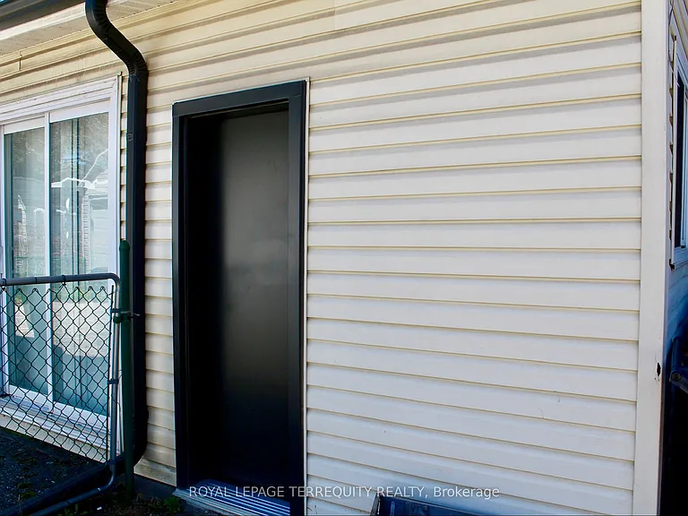 140 Wolverleigh Blvd #LOWER — Photo 4
