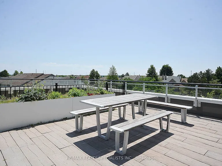 2560 Eglinton Ave W #610 — Photo 45