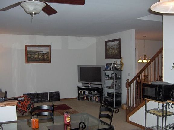 Spacious living room