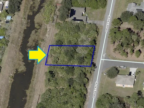 2870 Dagget Ave SE, Palm Bay, FL 32909