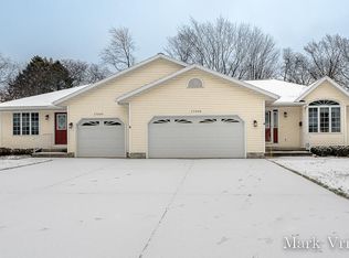 17010 Grandview Dr #19, Spring Lake, MI 49456