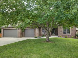 3720 W Birchwood Ct, Springfield, MO 65807