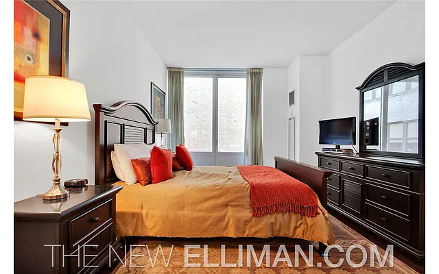 Rented by Douglas Elliman | media 15