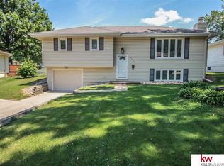 5517 S 91st St, Omaha, NE 68127