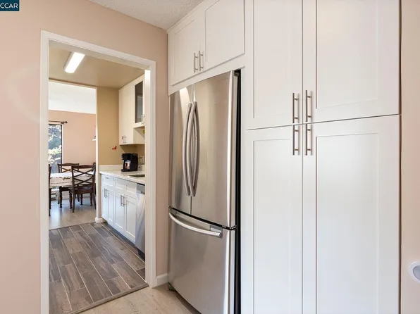 4 Commodore Dr Unit 325, Emeryville, CA 94608