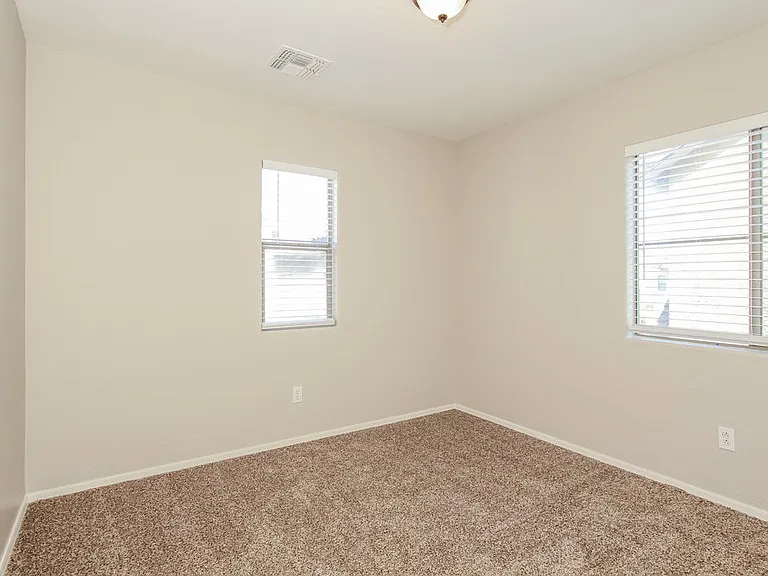 4665 E Olney Ave — Photo 14