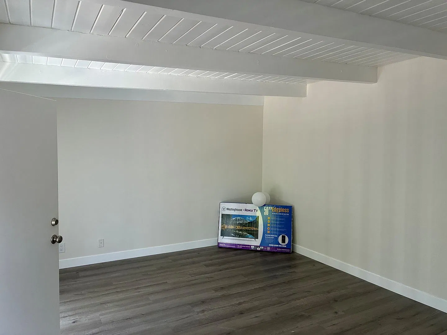 The 52nd Street Apartments — Photo 3