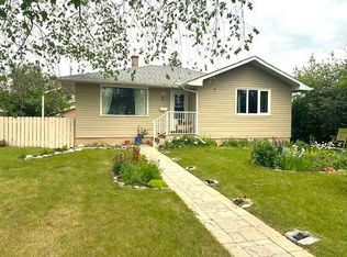 4736 Worcester Dr SW, Calgary, AB T3C3L6