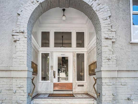 2nd image of 1097 Green St APT 10