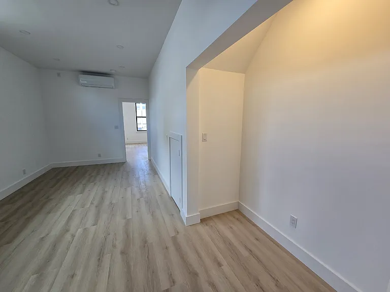 32-04 44th St #2B — Photo 2