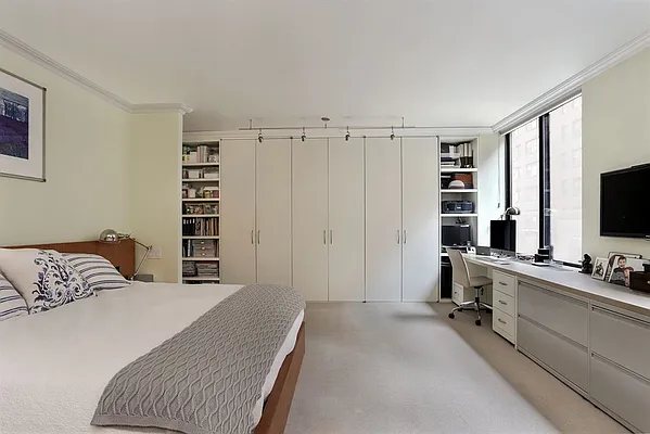 Sold by Corcoran | media 16
