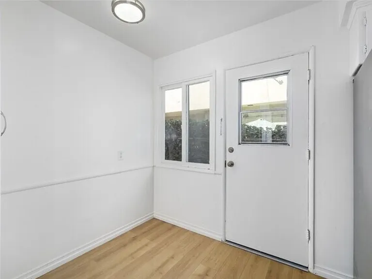 7001 Hazeltine Ave #7009-1/2 — Photo 6