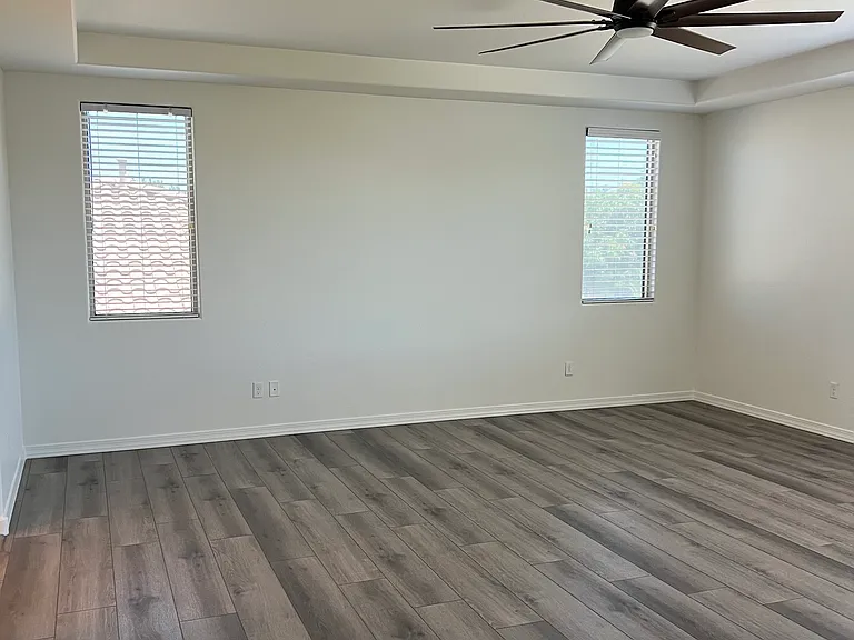 2901 E Iris Dr — Photo 28