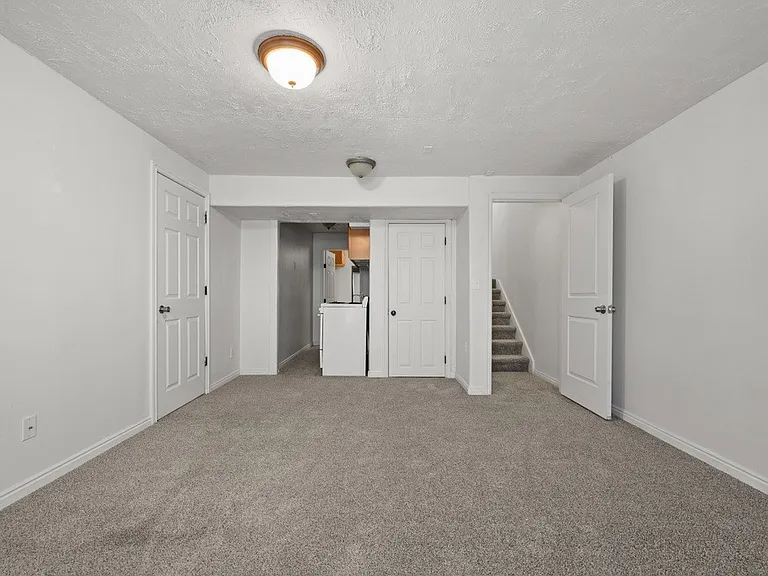 129 E Chandlerpoint Way — Photo 10