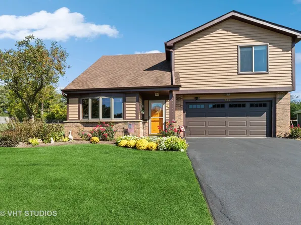 575 Forest View Rd, Lindenhurst, IL 60046