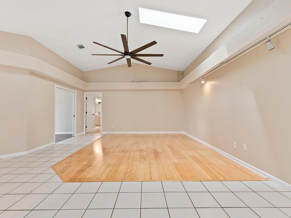 1st image of 5115 Silver Oak Drive