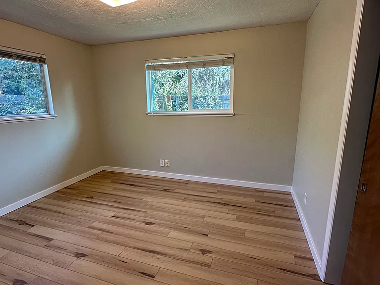 624 S Lawrence Ave #B — Photo 6