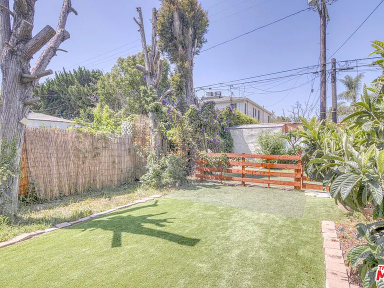 2127 Malcolm Ave — Photo 46