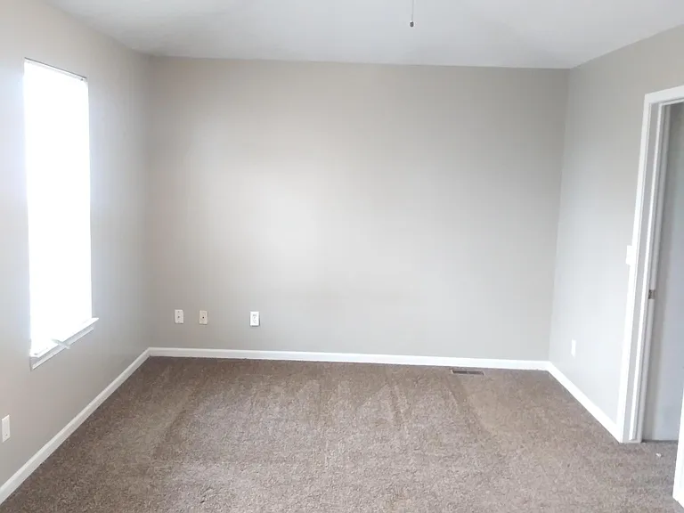 436 E Kenilworth Ave — Photo 6