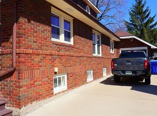 127 7th Ave NW, Oelwein, IA