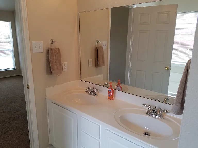 422 Cypress St — Photo 16