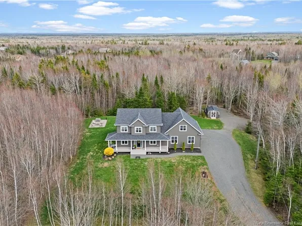 77 Daniel Dr, Moncton, NB E1H 0B2