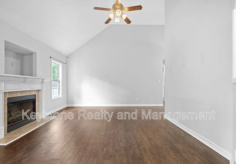 1405 Mutual Dr — Photo 3