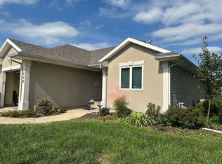 2448 SW Golf View Ct, Topeka, KS 66614