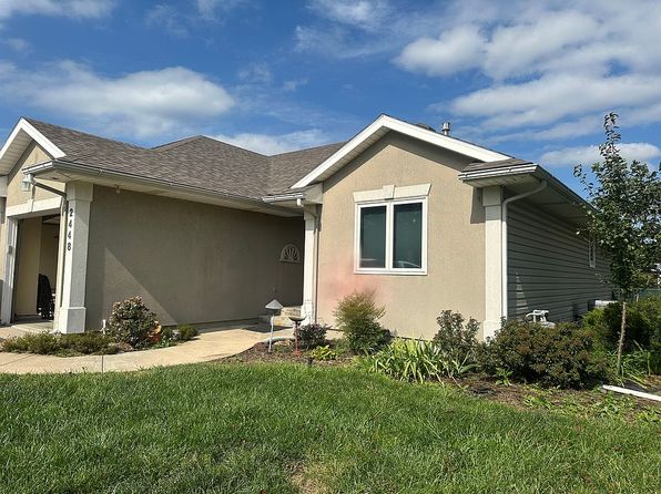 2448 SW Golf View Ct