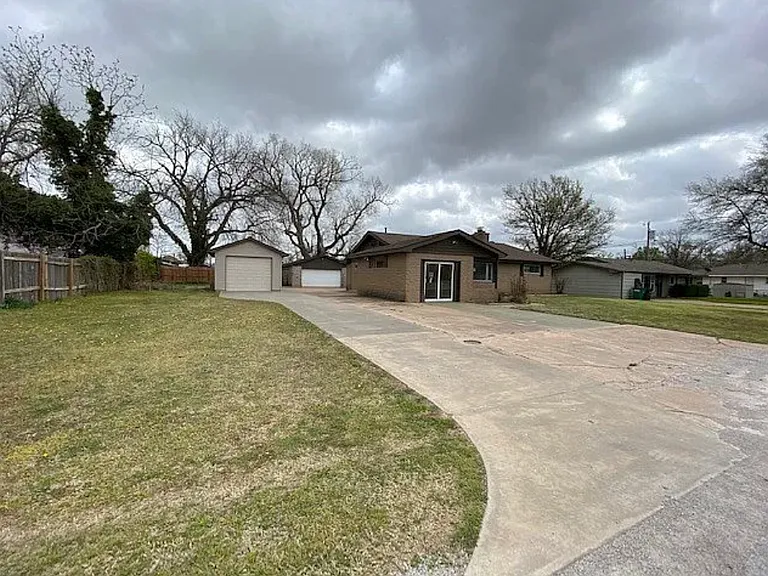113 Stull Ct — Photo 1