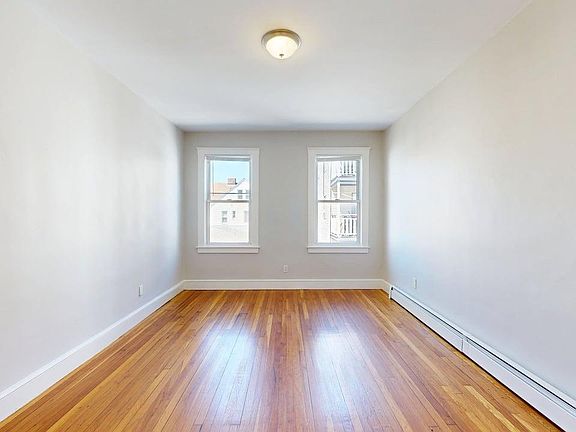 4th image of 17 Morris St #2