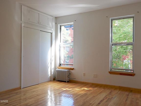 3rd image of 158 Bedford Ave APT 2R