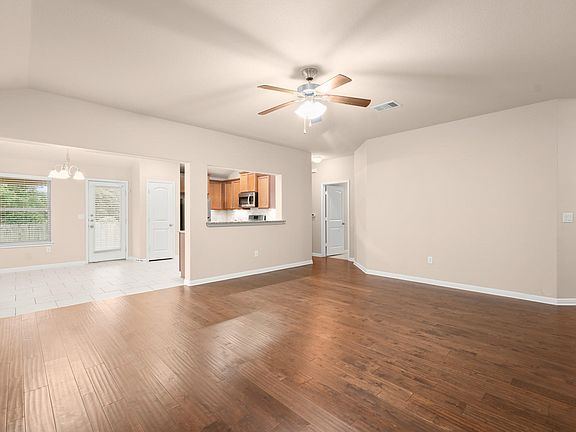 3rd image of 305 Longhorn Cavern Rd