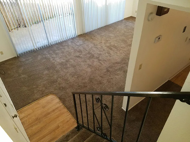 1078 Franklin Ave — Photo 45