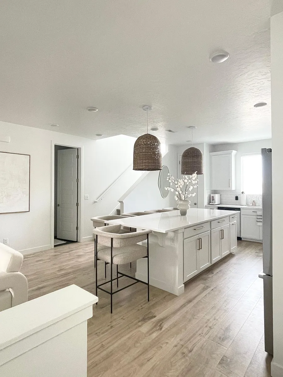 Building Photo - 602 E 430 S