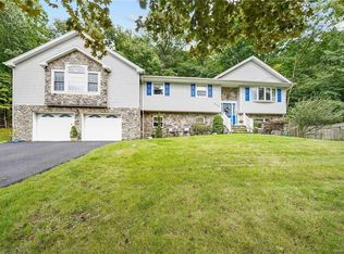 903 Stockton Rd, Valley Cottage, NY 10989