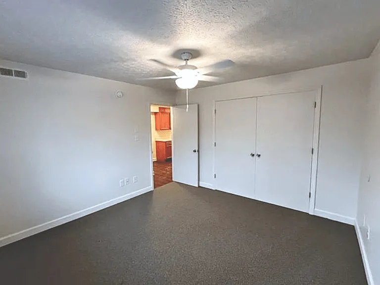 400 Tremont Park Cir — Photo 28
