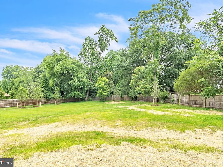 10911 Chandler Rd — Photo 54