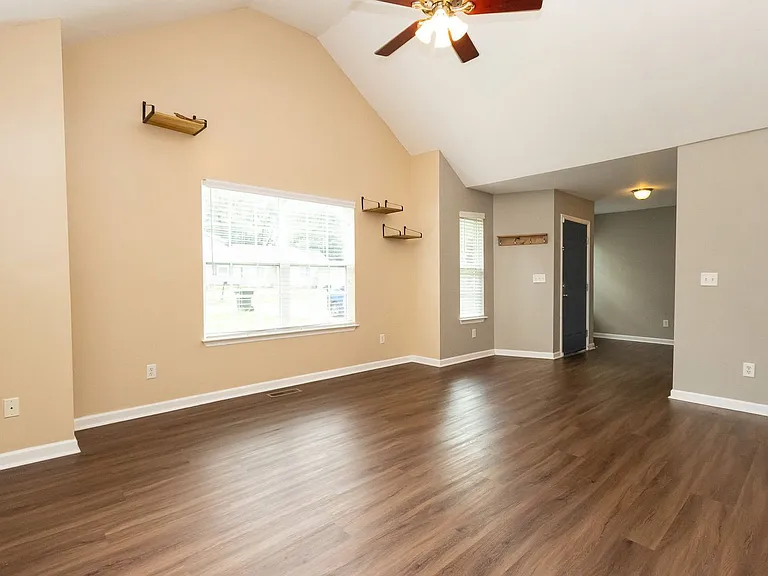 4705 Montview Dr — Photo 5