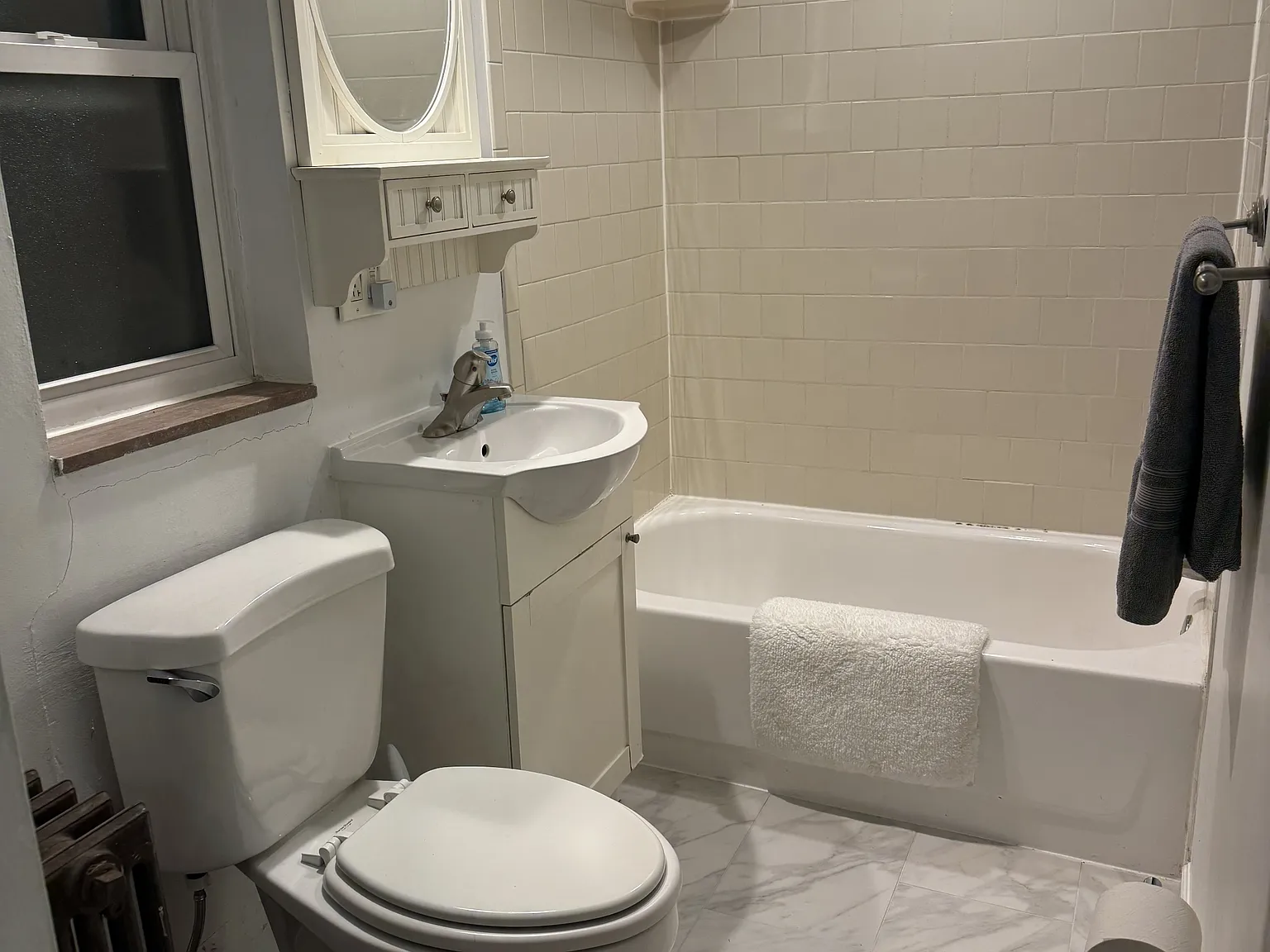 101 Marion Ave - Apt 3 — Photo 4