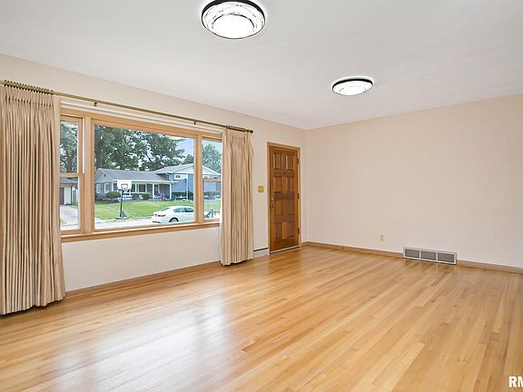 5th image of 4513 27th Ave
