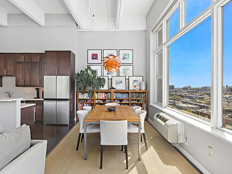 1500 Hudson St #12R — Photo 8