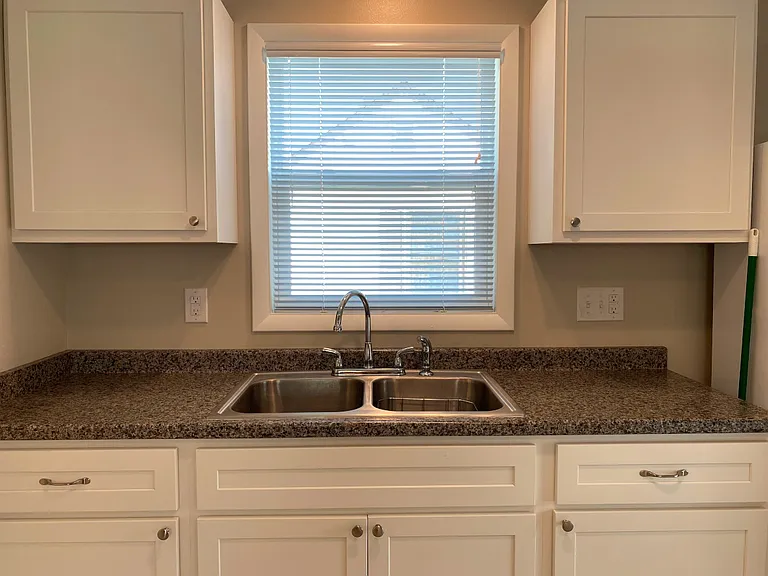 813 Crawford Ave #813 — Photo 9