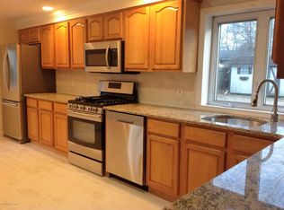 63 Rosewood Dr, Toms River, NJ 08753