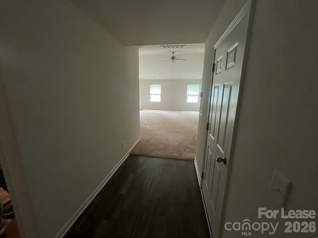 3 bed, 2.0 bath, 1506 sqft, $1,800 — Photo 3