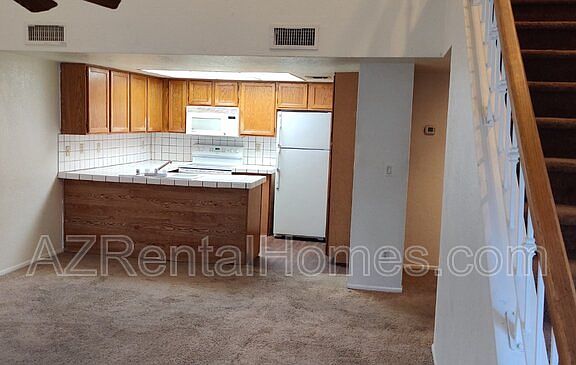 2nd image of 819 N College Ave Unit I121