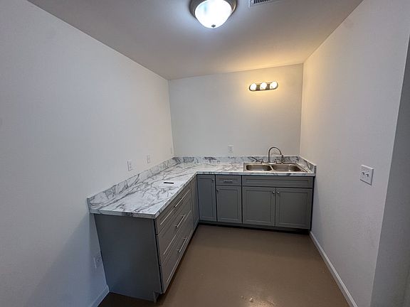 4th image of 1595 Soco Rd APT 11