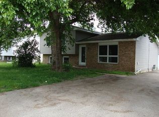 41 Tweed Rd, Fox Lake, IL 60020