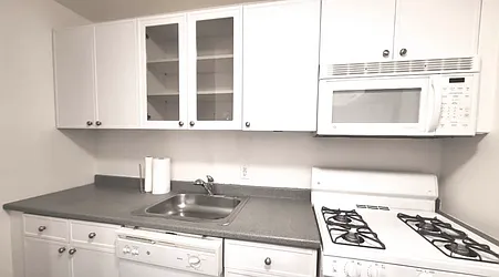 Rented by R New York