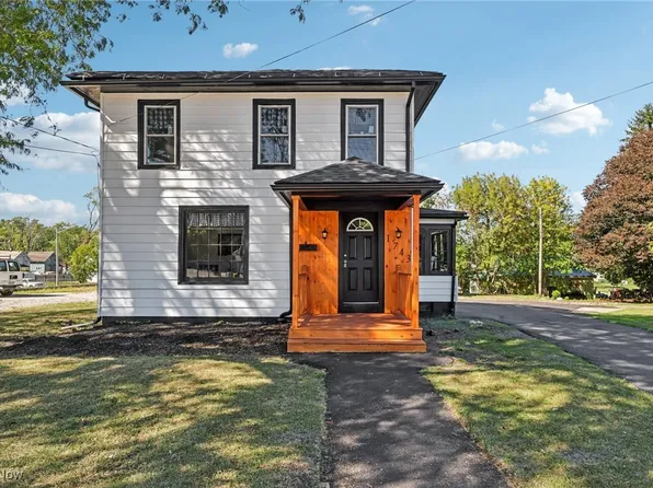 1743 W Prospect Rd, Ashtabula, OH 44004